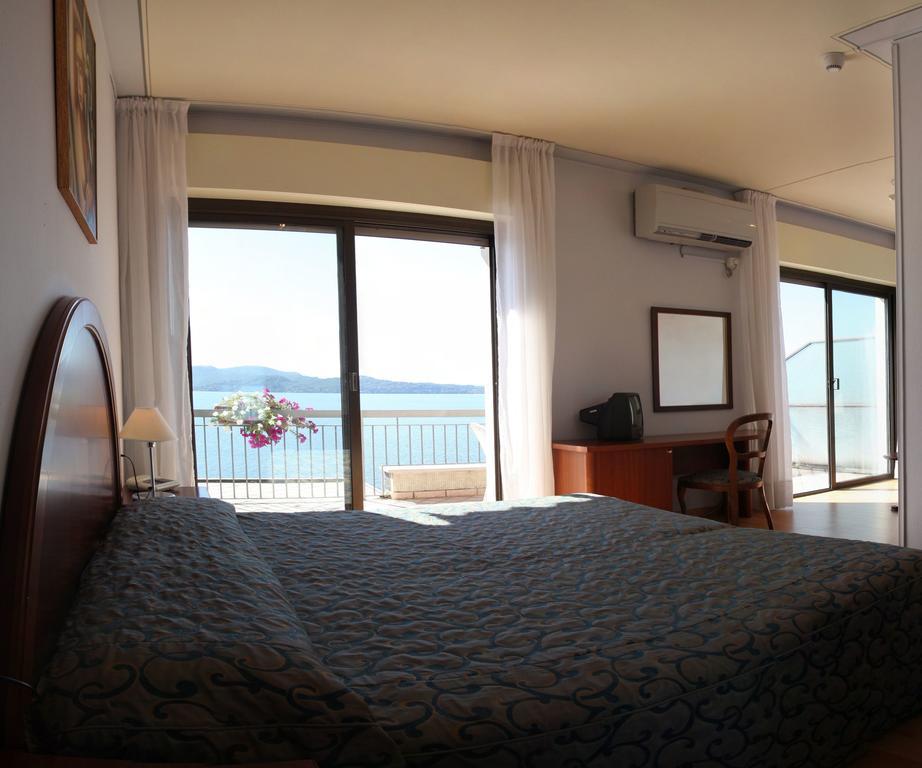 Albergo Miralago فيربانيا الغرفة الصورة
