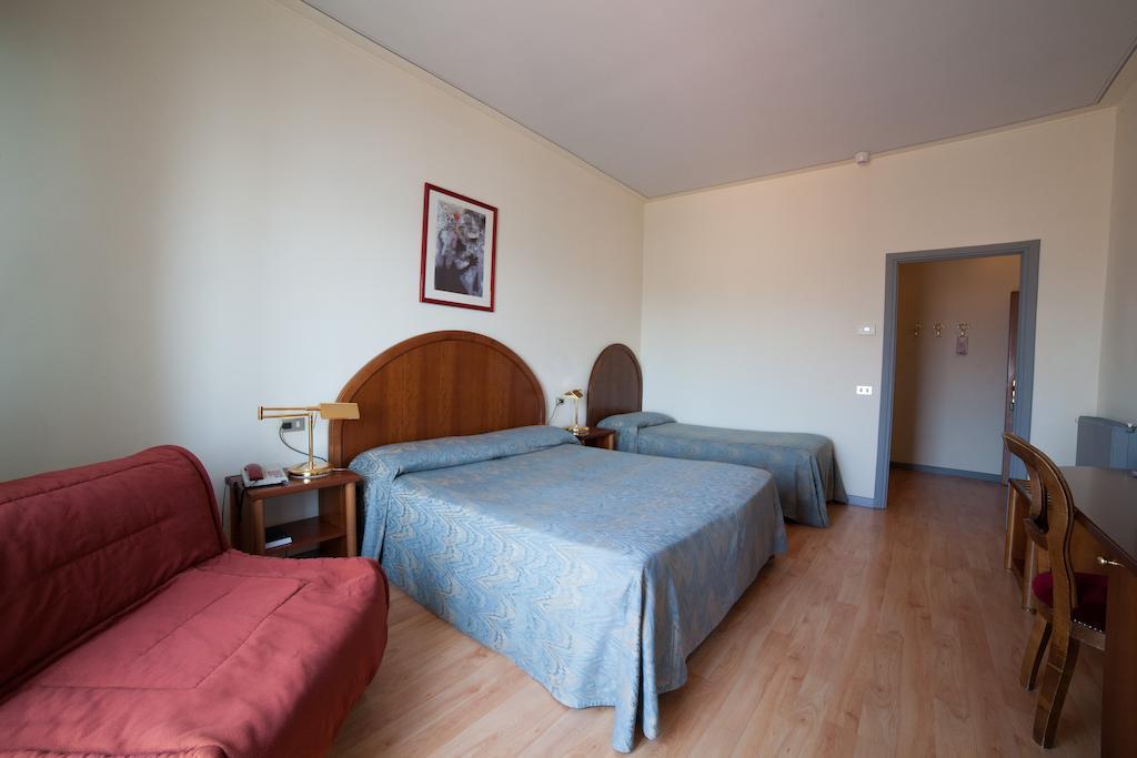 Albergo Miralago فيربانيا الغرفة الصورة